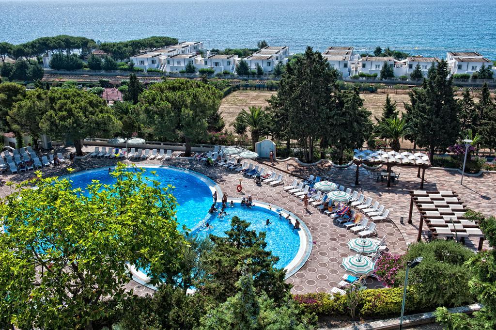 Hotel Villaggio Club Altalia Residence Brancaleone 外观 照片
