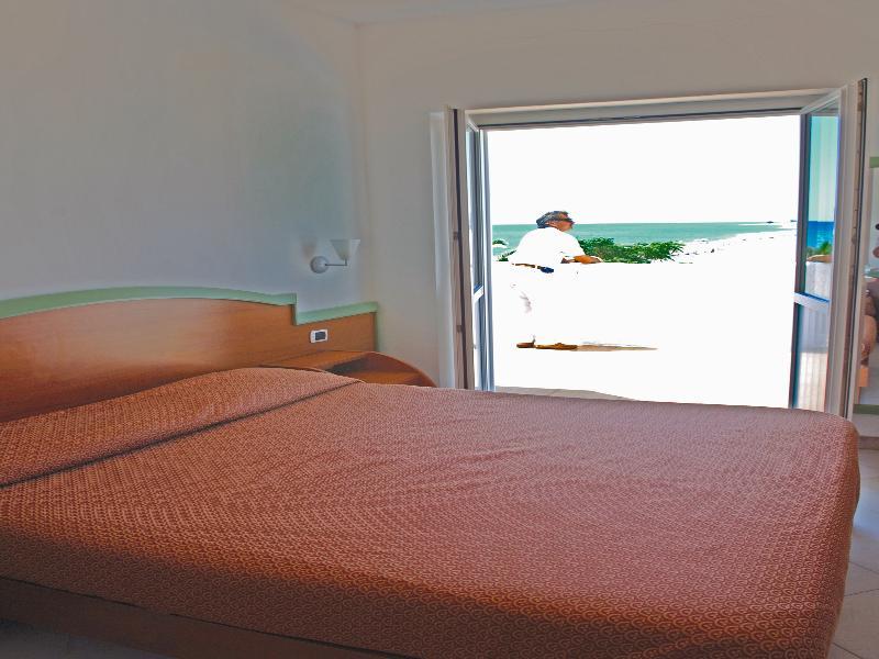 Hotel Villaggio Club Altalia Residence Brancaleone 外观 照片